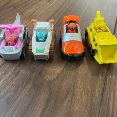 パウパトロール　パウっと出動！DXパウステーション！ダイキャストビークル8個付きの画像