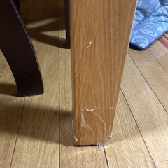 ダイニングテーブルと椅子の画像