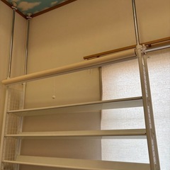 突っ張り本棚マガジンラックの画像