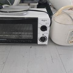 掃除機、小型炊飯器、トースターの画像
