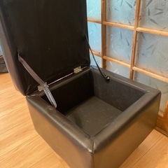 7/28まで！収納付きスツールの画像