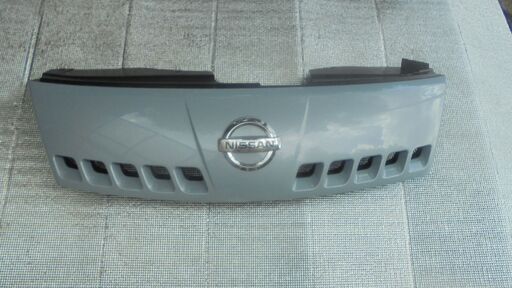 ☆セレナ　Ｃ２５　フロントグリル二個セット！