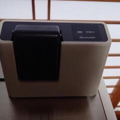 【ジャンク】SHARP　充電式掃除機　EC-A1R-P　2017年製の画像