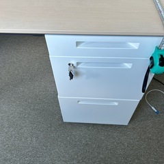 【福岡県内送料込み】オフィスデスクの画像