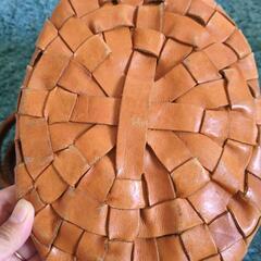 レザー編み込みバッグの画像