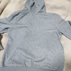 □　レディース　PUMA プーマ　パーカー　グレー　サイズ Sの画像