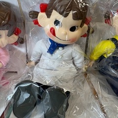 1000円/新品未開封♪不二家/おすわりペコちゃんおまとめ4点/バースデーペコ/シェフペコ/デニム衣装ペコ/おでかけ衣装ペコ/10079-01
の画像