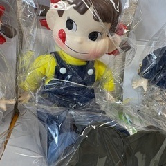 1000円/新品未開封♪不二家/おすわりペコちゃんおまとめ4点/バースデーペコ/シェフペコ/デニム衣装ペコ/おでかけ衣装ペコ/10079-01
の画像