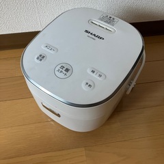 炊飯器 SHARP 3合炊き KS-CF05C 白 3mm黒厚釜で、ふっくらおいしく。米粉入りのパンも焼ける。の画像