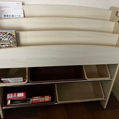 おもちゃ　本棚　美品
