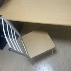 ダイニングテーブルの画像