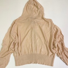 1、薄手のカーディガン レディース服 の画像