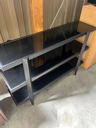 収納棚　ガラス天板