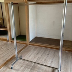 ハンガーラック_強度ある品の画像