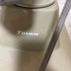 ダイキン遠赤外線暖房機の画像
