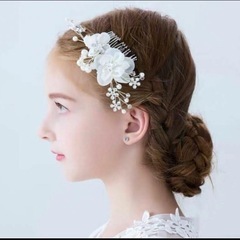 8000円　ヘアアクセ　ブライダル　キラキラ　シルバー　　ヘアアクセサリー　結婚式　花　華やかの画像