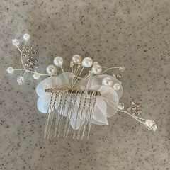 8000円　ヘアアクセ　ブライダル　キラキラ　シルバー　　ヘアアクセサリー　結婚式　花　華やかの画像
