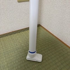 衣類をかける突っ張り棒の画像