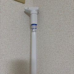 衣類をかける突っ張り棒の画像