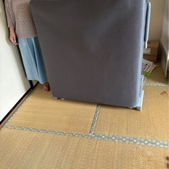 折りたたみベッドの画像