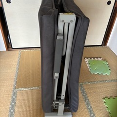 折りたたみベッドの画像