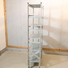 ASPLUND(アスプルンド)取り扱いのメーカーMETALSISTEM(メタルシステム)6段スチールシェルフ。店舗什器などにもおススメのインダストリアルなオープンシェルフは飾り棚としても♪の画像