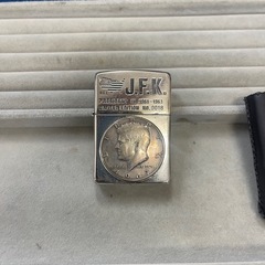 ジョン・F・ケネディ（JFK）記念ジッポーライター　ケース付き
の画像