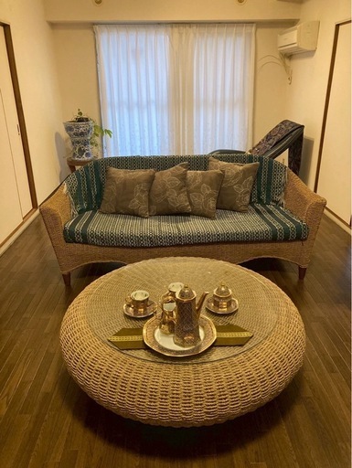 バリ島気分　
ソファ　　テーブル