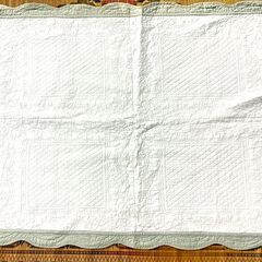 【中古ですが洗濯済】ベッドパッド　色違いキルト敷きパッド2枚セットの画像