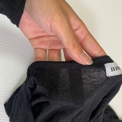 7、薄手 ショート丈トップス レディース服の画像
