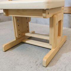 ヒノキ、杉無垢家具の専門メーカーhinoki craft(ヒノキクラフト)のSDiキッズチェアです。高さ調整可能で成長に合わせてジャストサイズでお使いいただけます🎵軽量で耐久性にも優れた学習椅子♪の画像