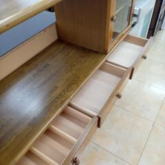 リユースのサカイ太田店★ジモティ割あり★  両面食器棚 ブラウン H118.5×D42×W128 クリーニング済み OJ10229の画像