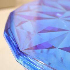 イタリアのデザイナーズ家具ブランドKARTELL(カルテル)のSTONE(ストーン)スツールです。砂時計を思わせるシンプルなフォルムの丸椅子。スツールとしてだけでなく、サイドテーブルとしても♪の画像