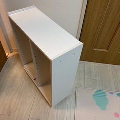 キャスター付き　本棚の画像