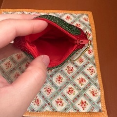 イチゴのポーチの画像
