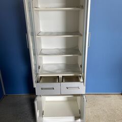 【格安】食器棚 シルバー 両開き ガラス扉 多収納 早い者勝ち 引取歓迎 配送OKの画像