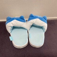 ハチワレのスリッパの画像