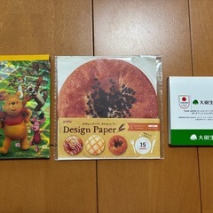付箋やメモ帳などの画像