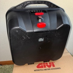 GIVI(ジビ) バイク用 リアボックス モノロック 32L B32N BOLD シルバーパネルの画像