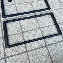 カーボン調ナンバーフレームの画像