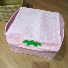 折りたたみ式　布製収納箱２つの画像