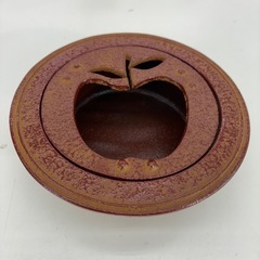 リユースのサカイ東金店　未使用品！南部鉄器灰皿　りんご　TJ13496の画像