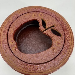 リユースのサカイ東金店　未使用品！南部鉄器灰皿　りんご　TJ13496の画像