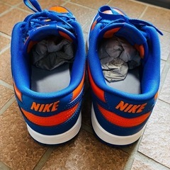美品　多少の値引き可　NIKE スニーカー　青オレンジ　27.0cmの画像