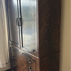 【8/2限定お渡し☀️】アンティークな部屋に和ダンスの画像