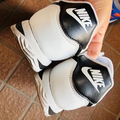 多少の値引き可　箱あり　NIKE 27.0cm 白黒　スニーカーの画像