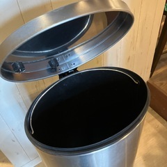 ゴミ箱 ステップカン ステンレス製 ゴミ箱 ダストボックス 中古品　 の画像