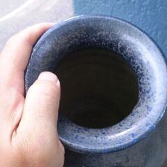 メーカー不明　花瓶　直径約17㎝高さ26cmくらいの画像