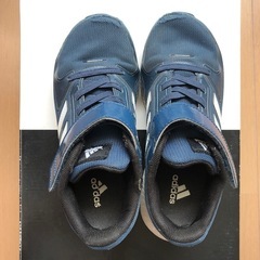adidas 19cmの画像