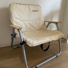 折りたたみ椅子の画像